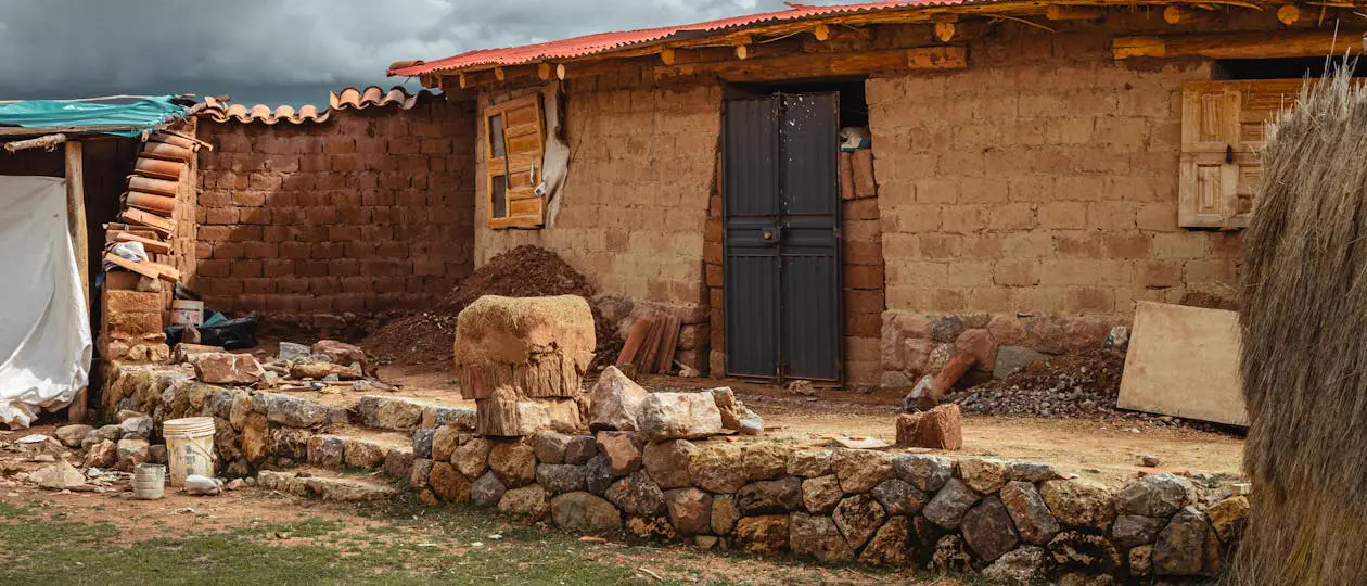 Casa de Adobe: Técnica, Vantagens e Como Fazer