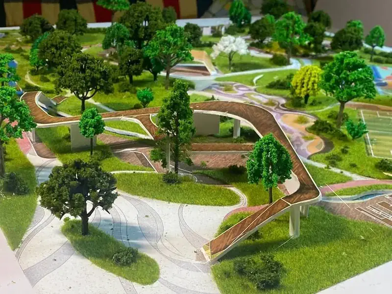 Detalhe de paisagismo de maquete urbana com grama para maquete em diferentes tons de verde