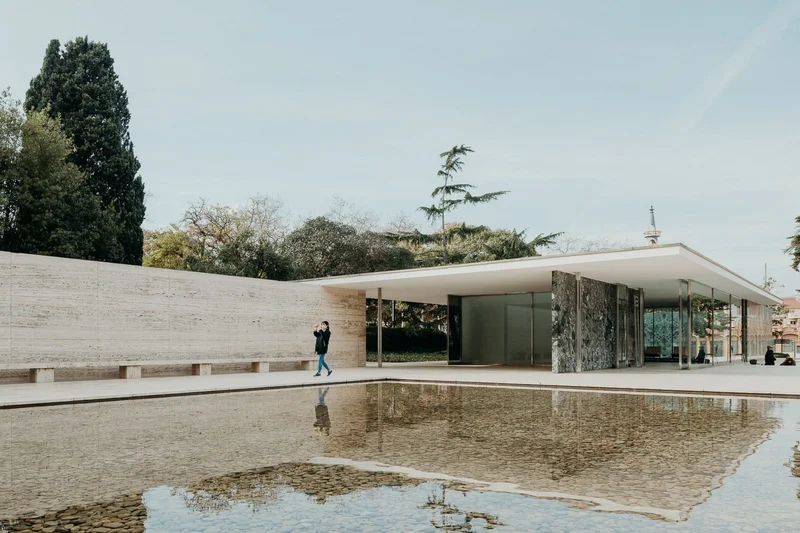 Pavilhão de Barcelona, de Mies van der Rohe