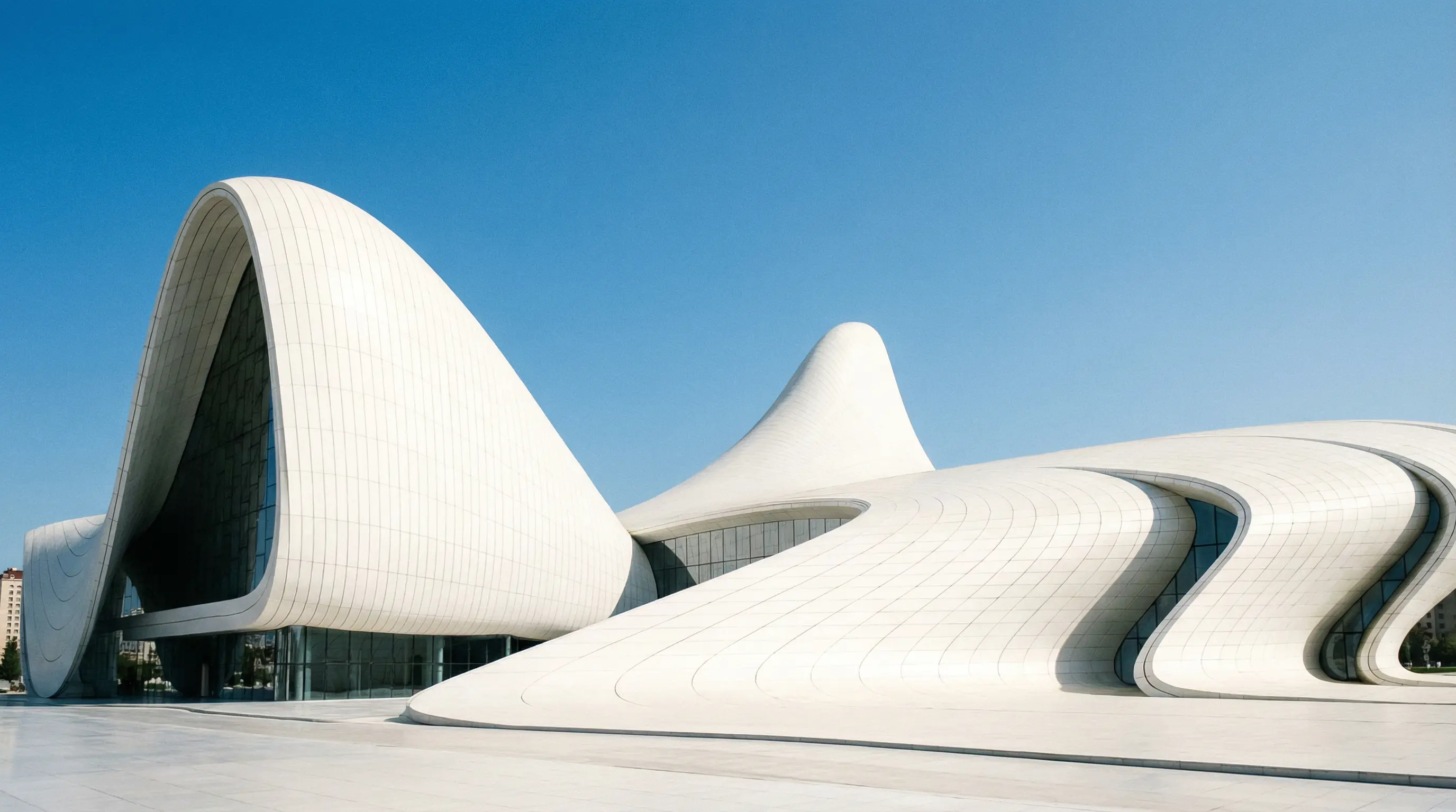 Explorando A Arquitetura Visionaria Do Centro Heydar Aliyev 