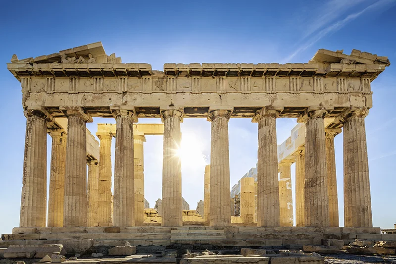 Partenon na Acrópole de Atenas com colunas dóricas, fachada com proporções próximas a 1,618