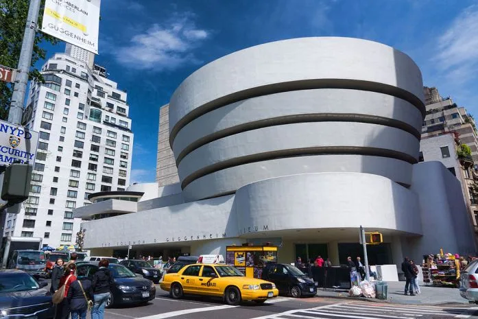 Museu Guggenheim: Guia Completo de Arquitetura e Arte